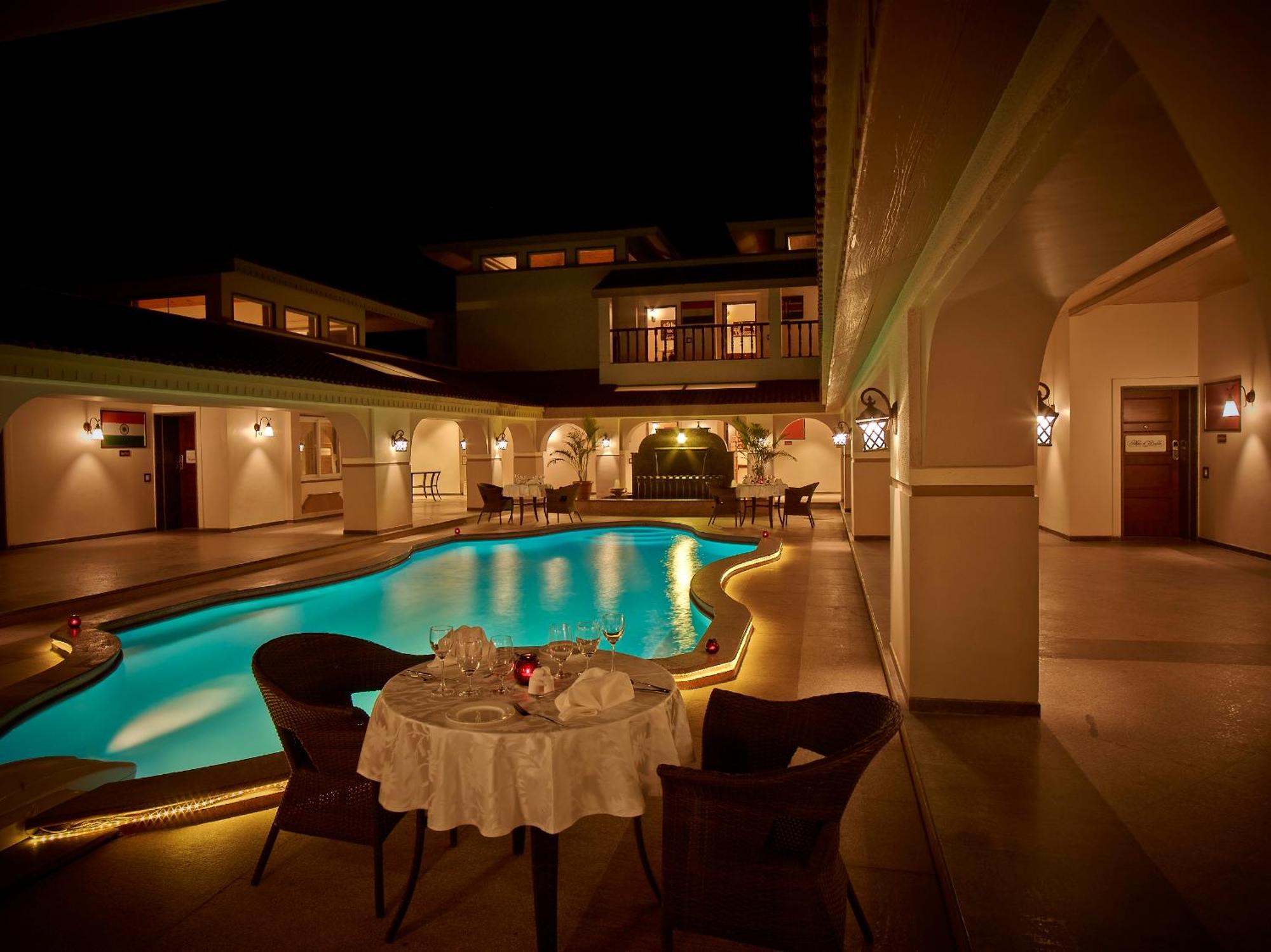 Neonz Resort & Club Anand Bagian luar foto