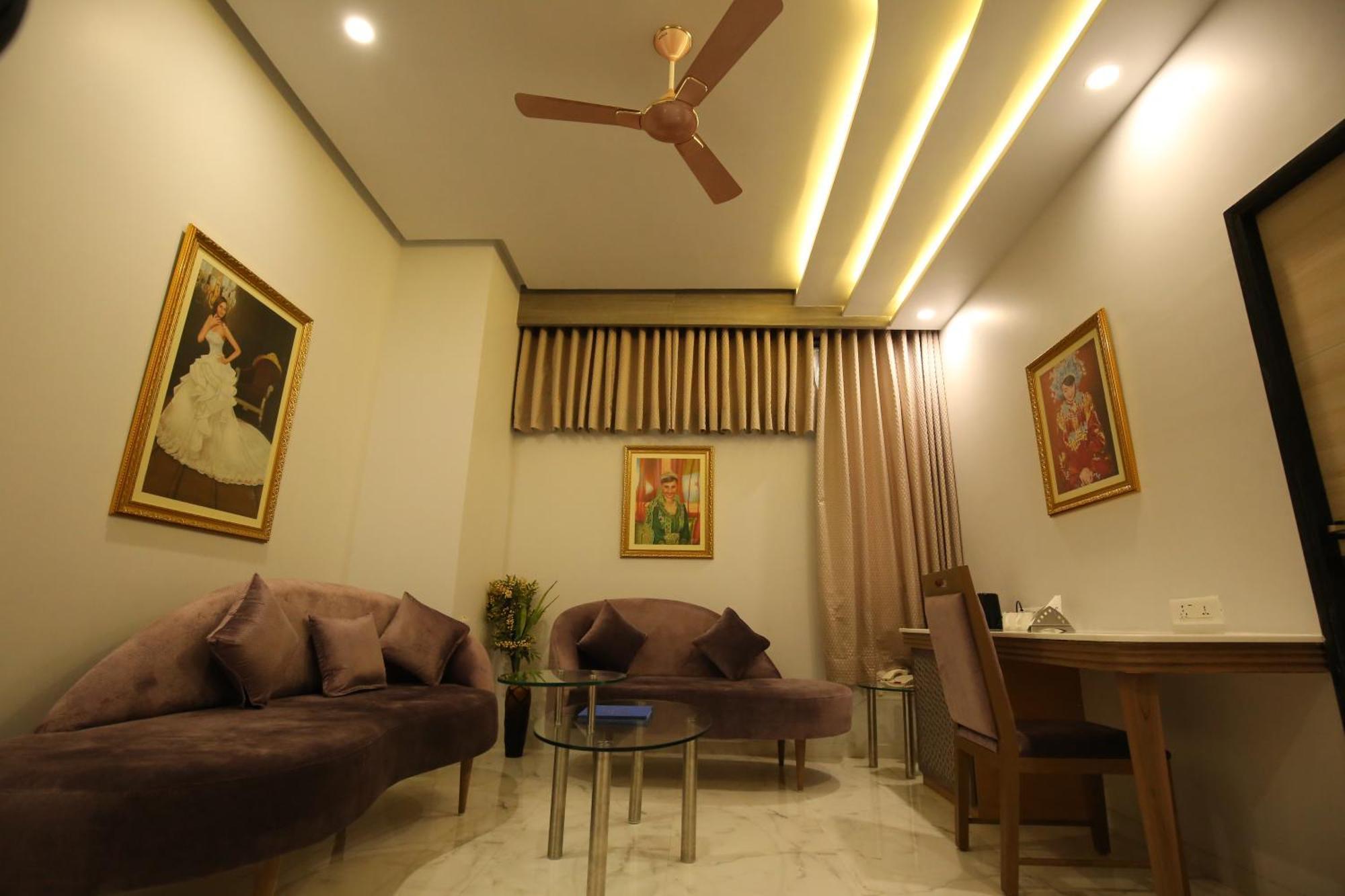 Neonz Resort & Club Anand Bagian luar foto