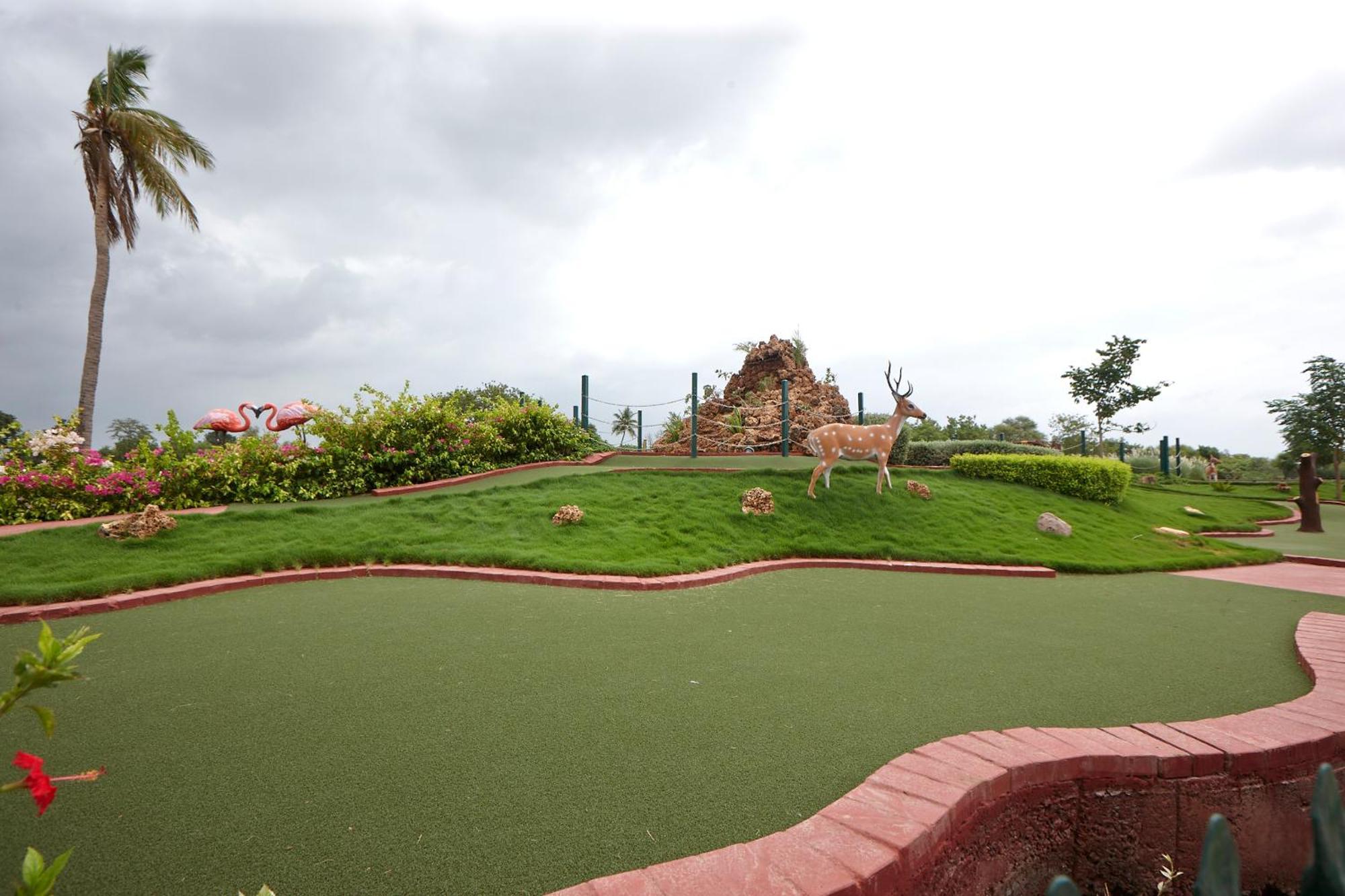 Neonz Resort & Club Anand Bagian luar foto